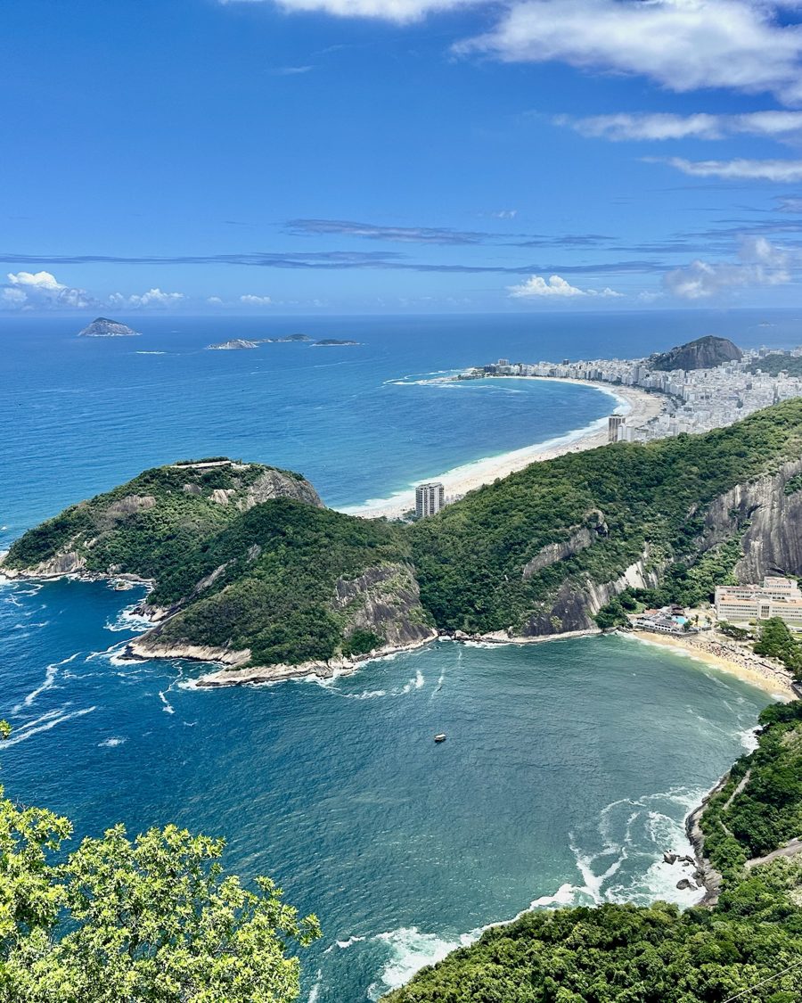 Praia Vermelha e Copacabana vistas do Pão de Açúcar